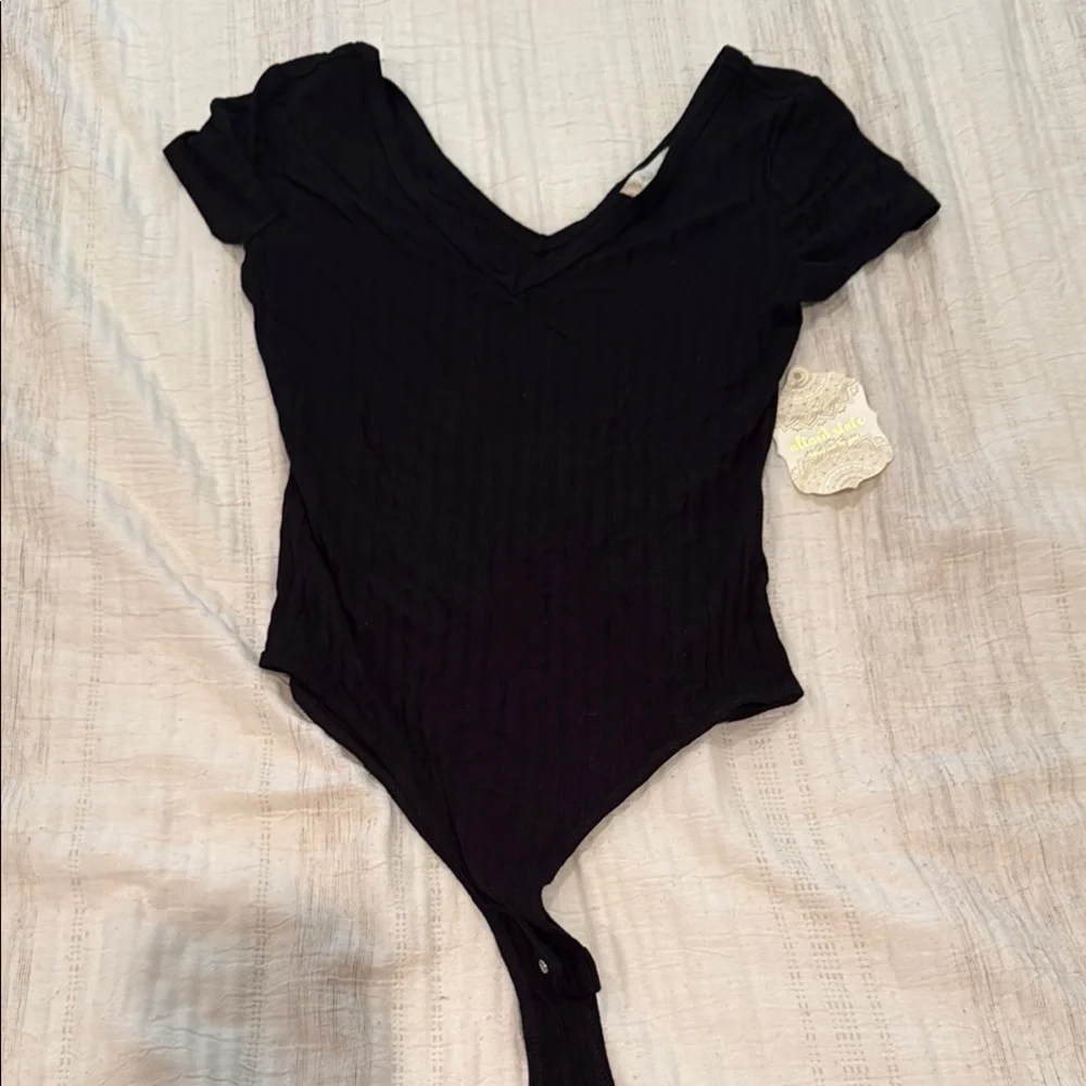 Black V-Neck Women's Top - Picture 1 of 3